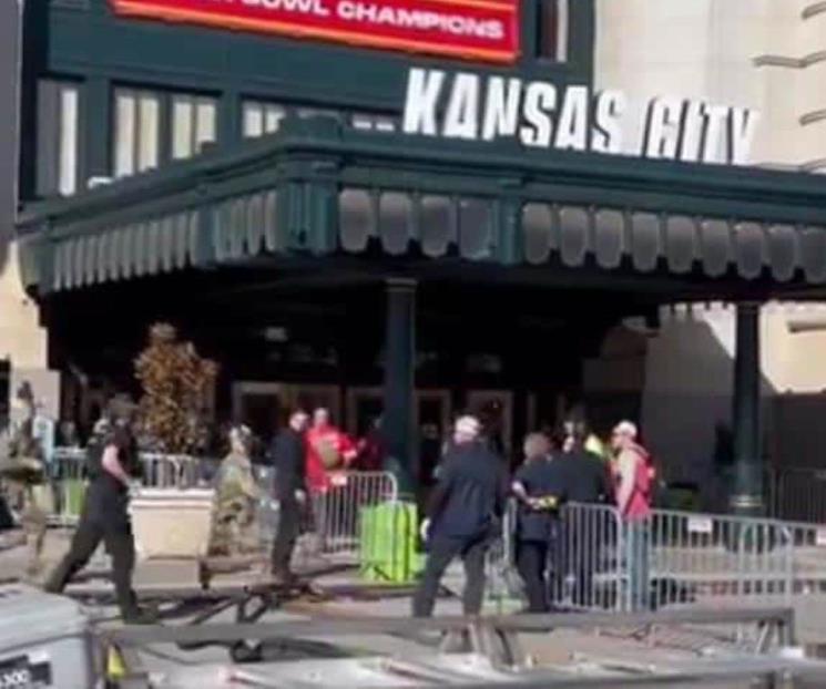Deja tiroteo en festejo de Chiefs un muerto y nueve heridos