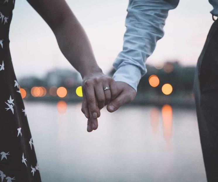 Expone UANL la relación del matrimonio y los jóvenes