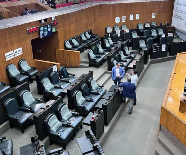 Cumple Congreso una semana sin sesionar