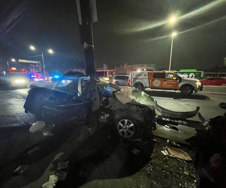 Deja estrellamiento saldo de 3 muertos y 5 heridos