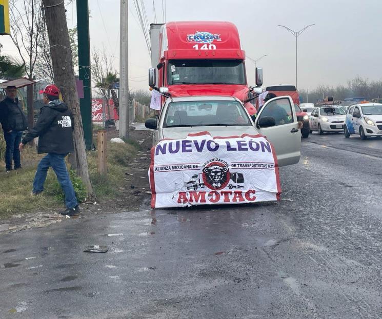 Protestan transportistas; exigen seguridad