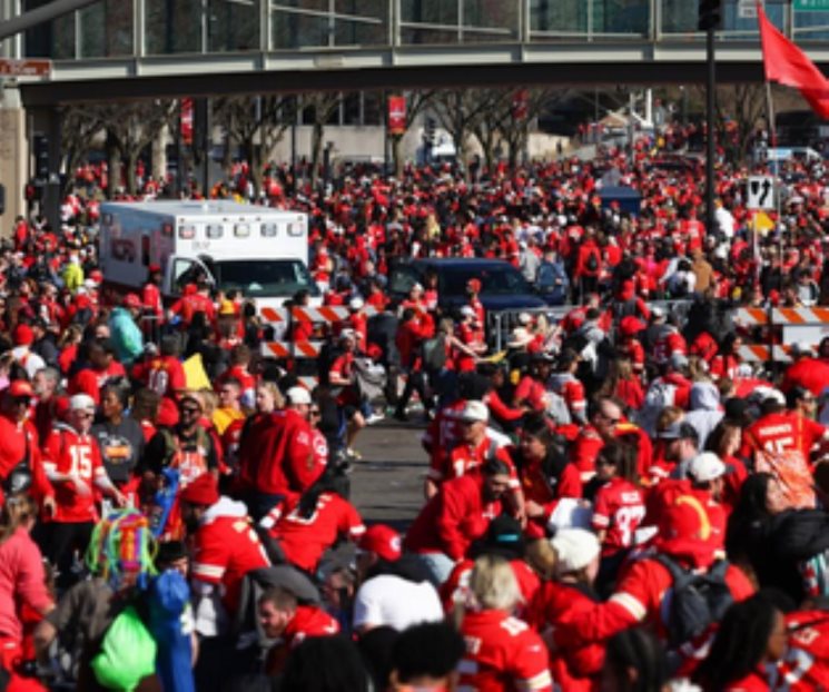 Arrestan a dos jóvenes relacionados con el tiroteo de Kansas City Arrestan a dos jóvenes relacionados con el tiroteo de Kansas City