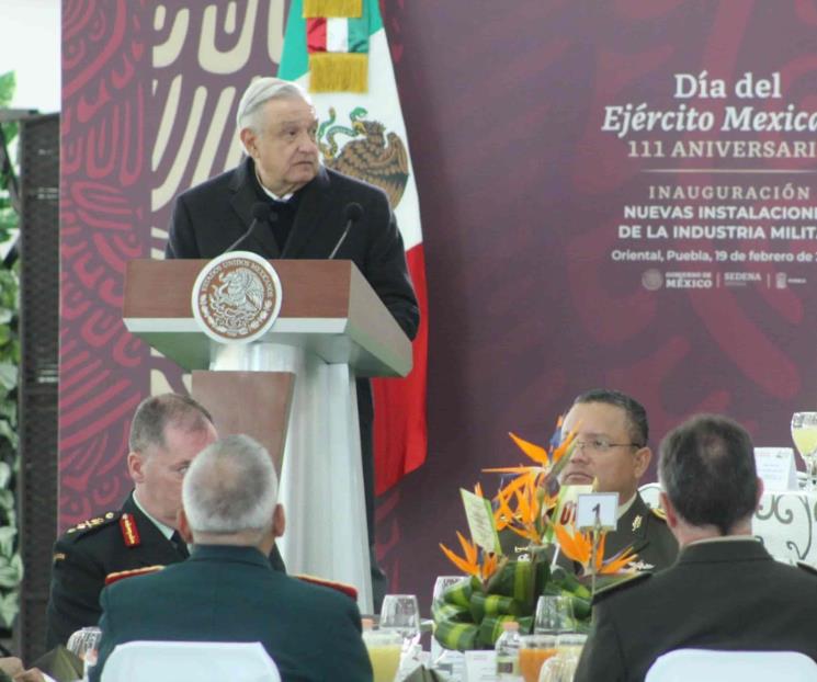 Apoyo de Fuerzas Armadas, fundamental para desarrollo del país: AMLO