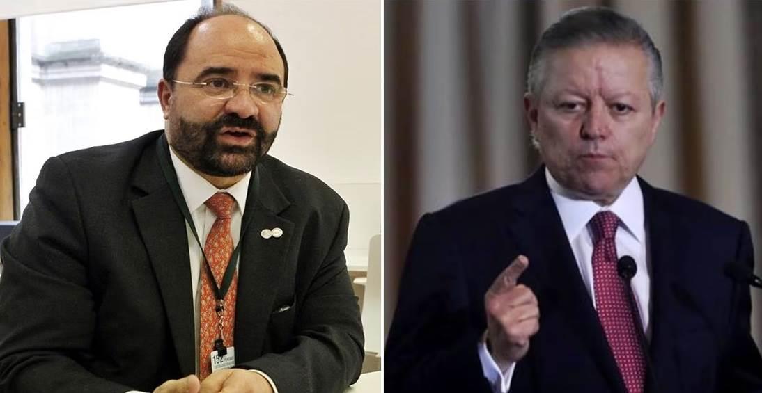 Álvarez Icaza califica de patético paje de palacio a Zaldívar