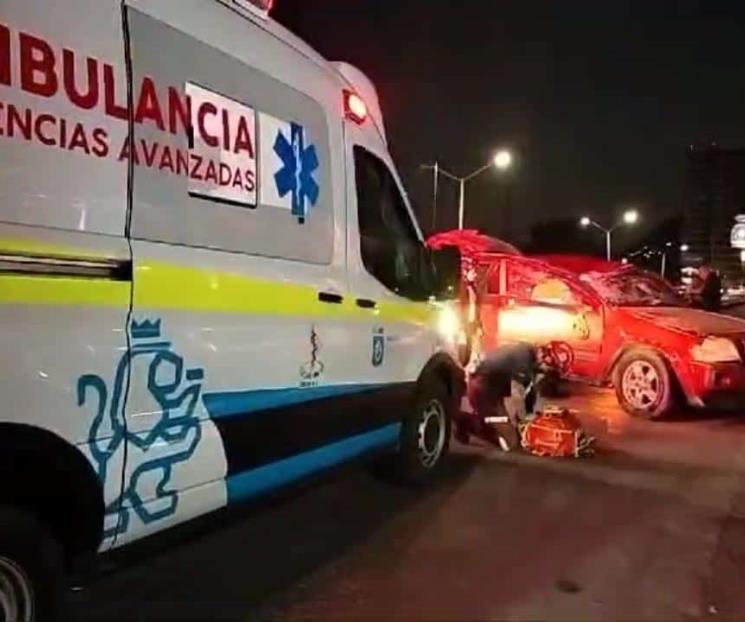 Deja volcadura dos lesionados