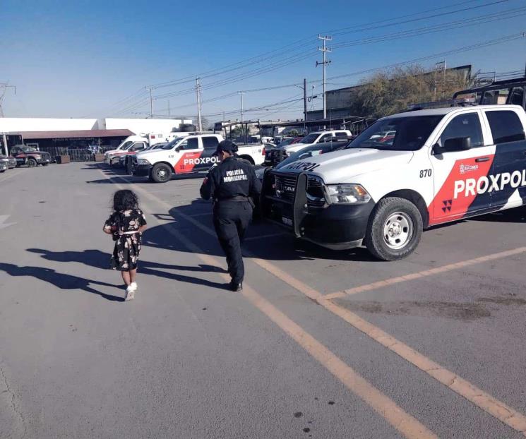 Rescatan a niña que deambulaba en Escobedo
