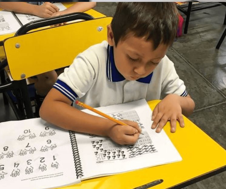 Combaten con educación personalizada el rezago educativo