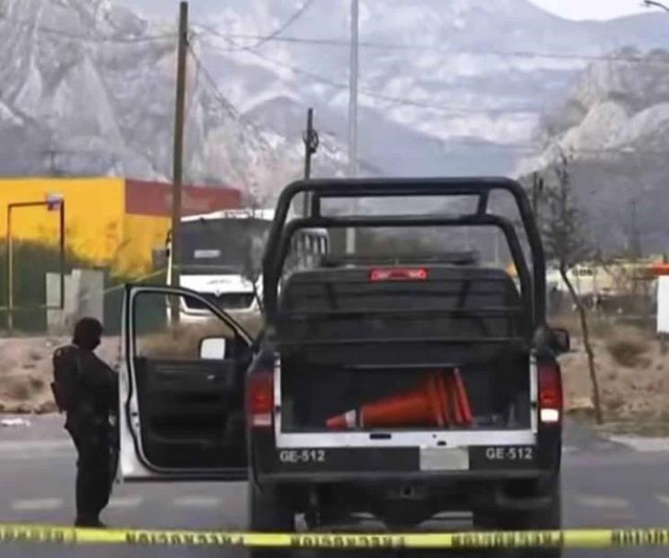 Tiran cabeza humana en García