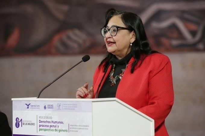 Diálogo no se debe confundir con subordinación: Norma Piña