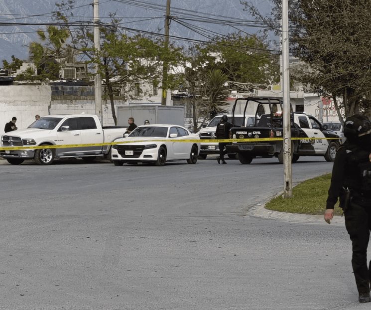 Pistoleros atacan a dos hombres en García