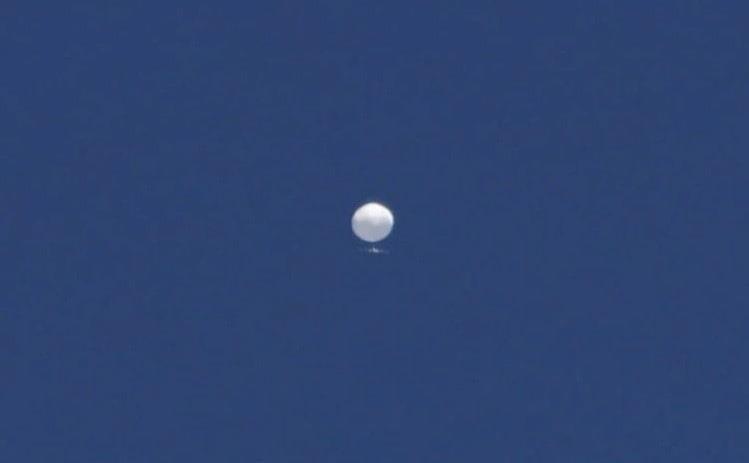 EU rastrea globo no identificado en Colorado