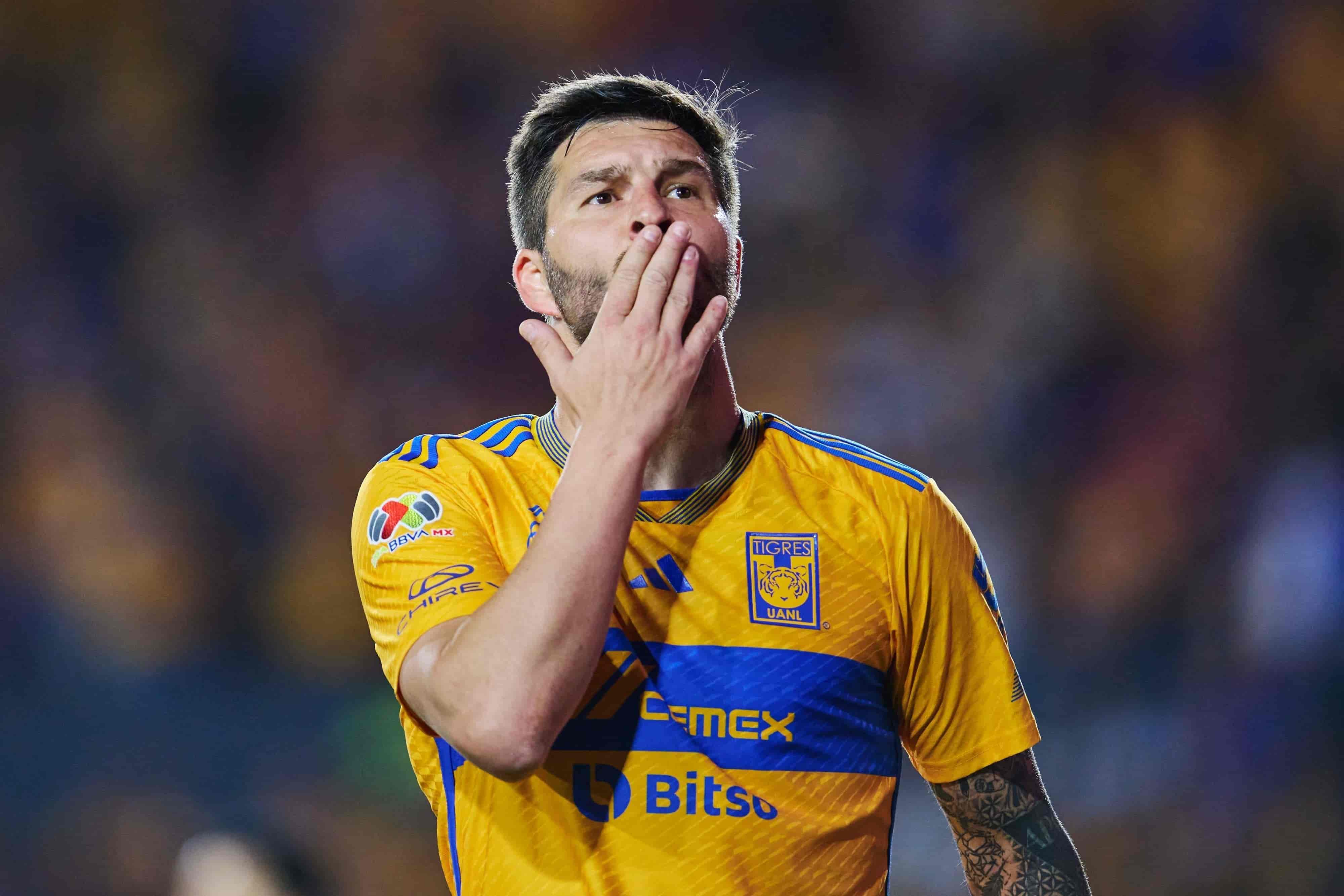 André Pierre Gignac hace el 1-0.