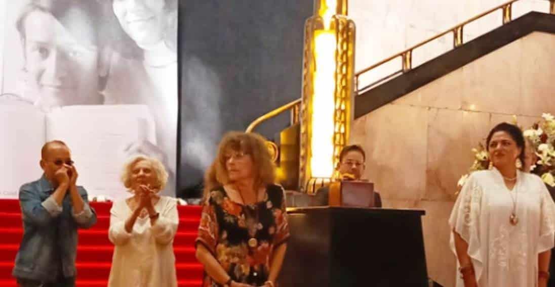 Dan último adiós a José Agustín en Bellas Artes