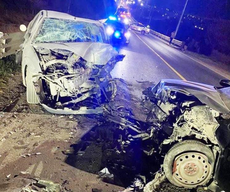 Deja choque frontal a una persona sin vida