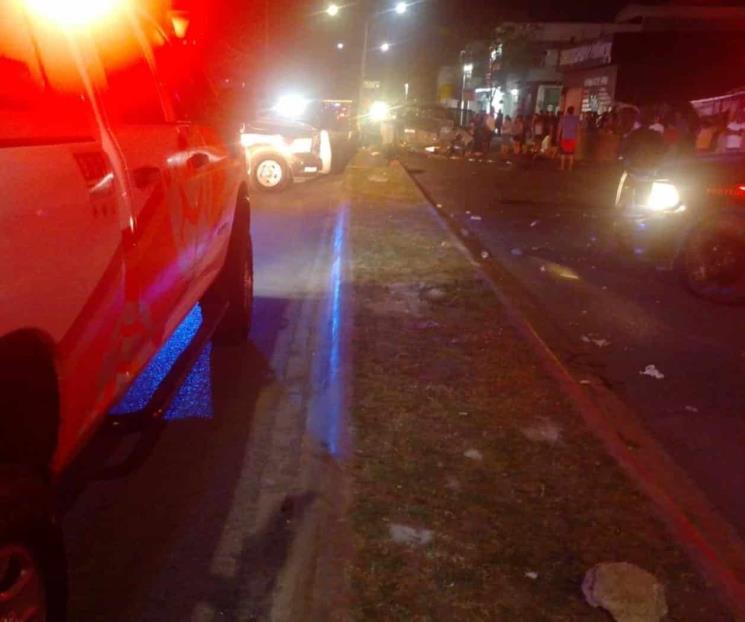 Atropellan a pareja de comerciantes