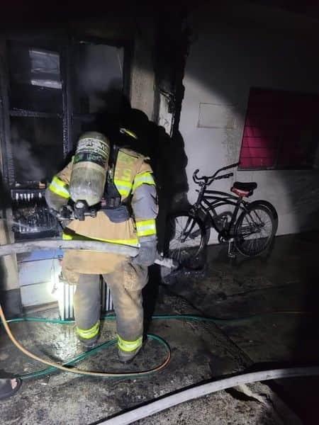 Arde vivienda en Linares