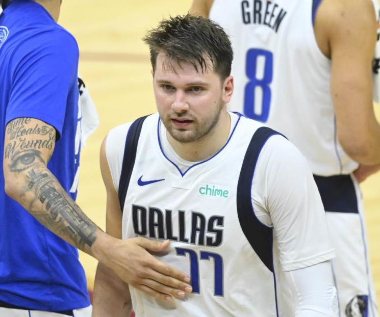 Brilla Doncic con 45, pero caen los Mavs