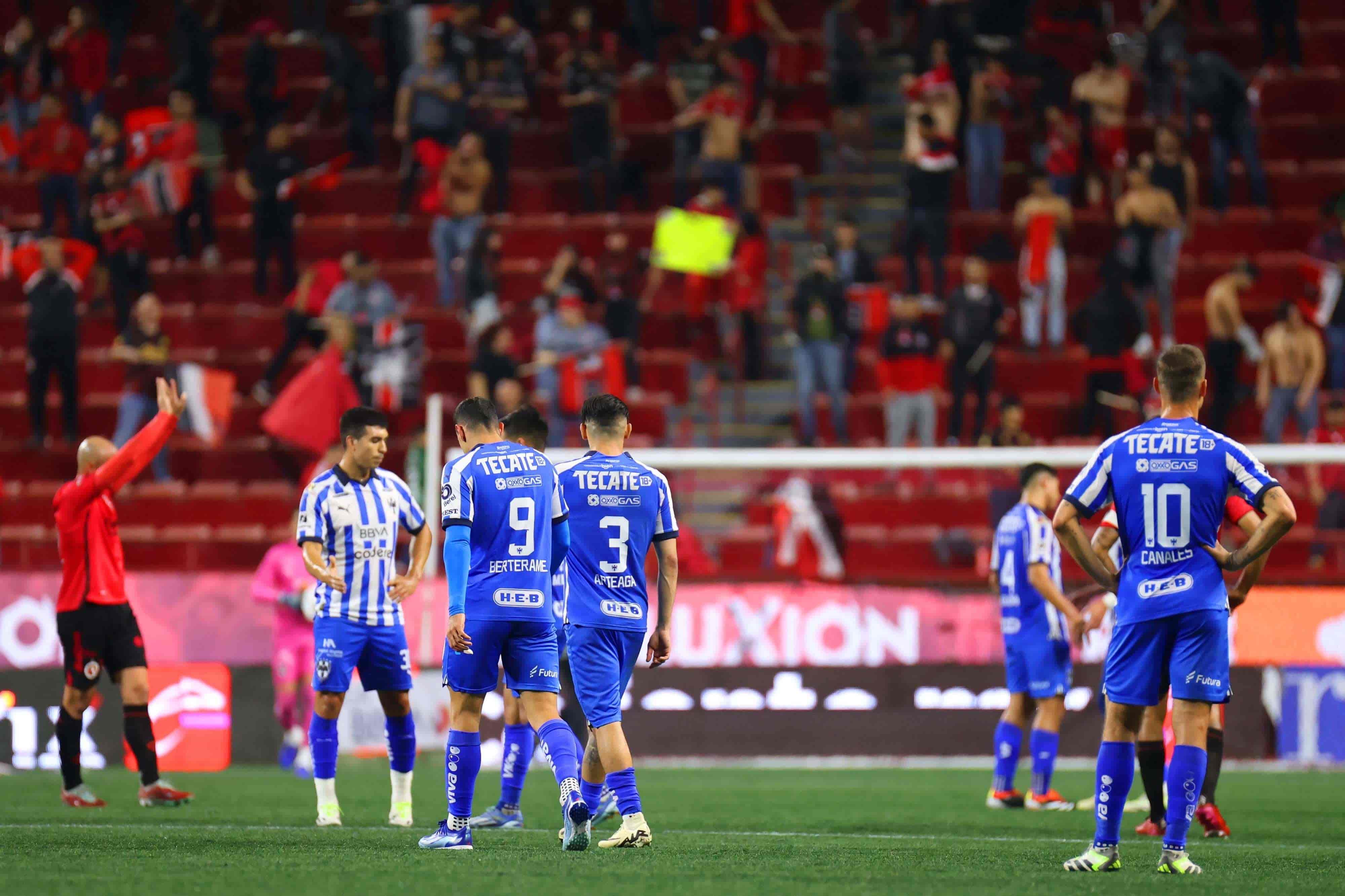 Monterrey rescata el empate y son líderes.