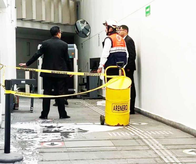Protestan y lanzan petardos al Senado