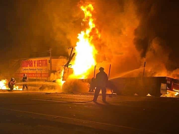 Acaba fuego con tráiler