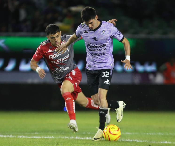 Le quitan invicto a Necaxa