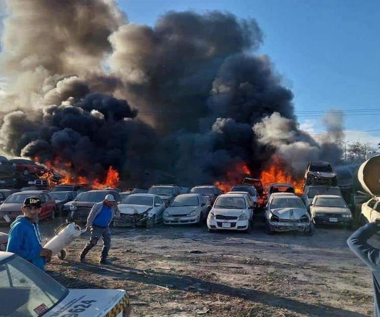 Se incendia corralón en El Carmen