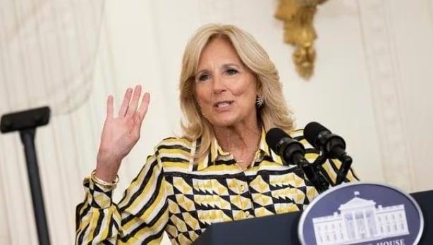 Jill Biden critica a Trump por devaluar existencia de las mujeres