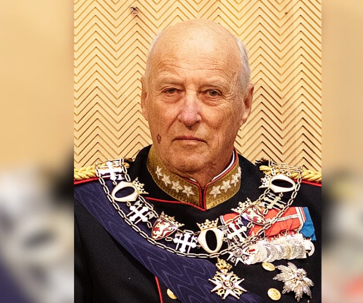 Implantan marcapasos al Rey Harald V de Noruega
