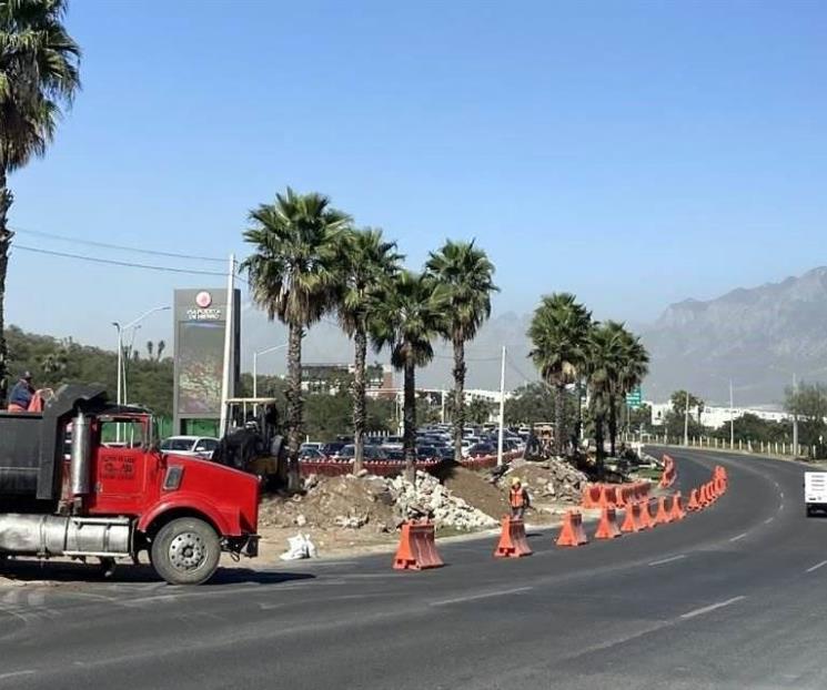 Anuncian más adecuaciones viales en Avenida Leones Anuncian más adecuaciones viales en Avenida Leones