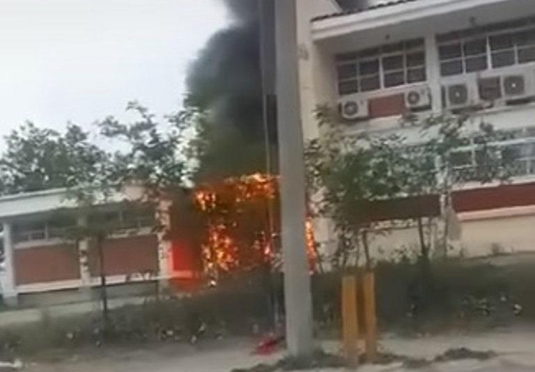Se incendia aula móvil en Pesquería