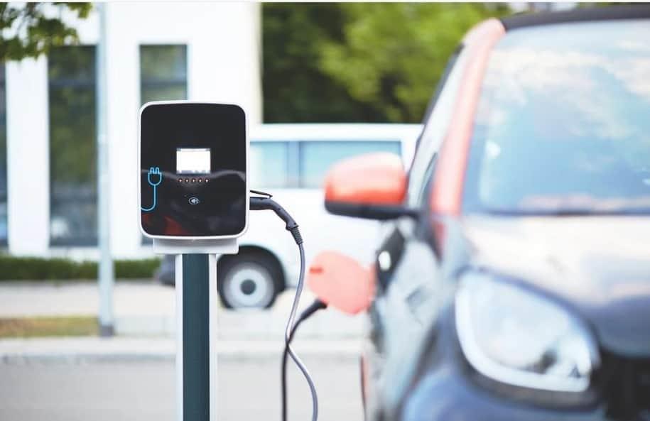 Autos eléctricos apuestan por romper la barrera del precio