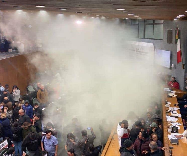 Arraigan a 14 personas de MC por tomar Congreso Arraigan a 14 personas de MC por tomar Congreso