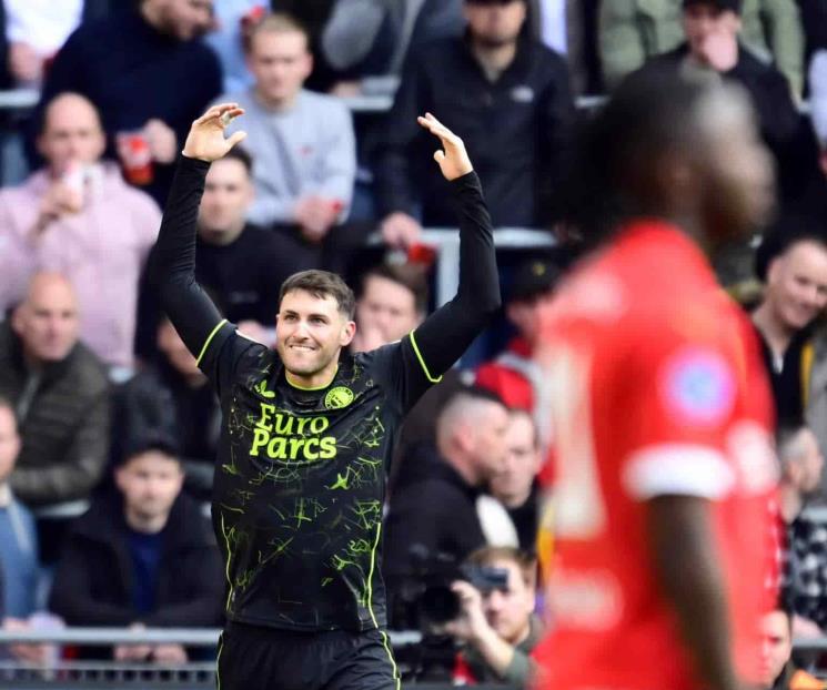 Marca gol Santiago Giménez en empate del Feyennord
