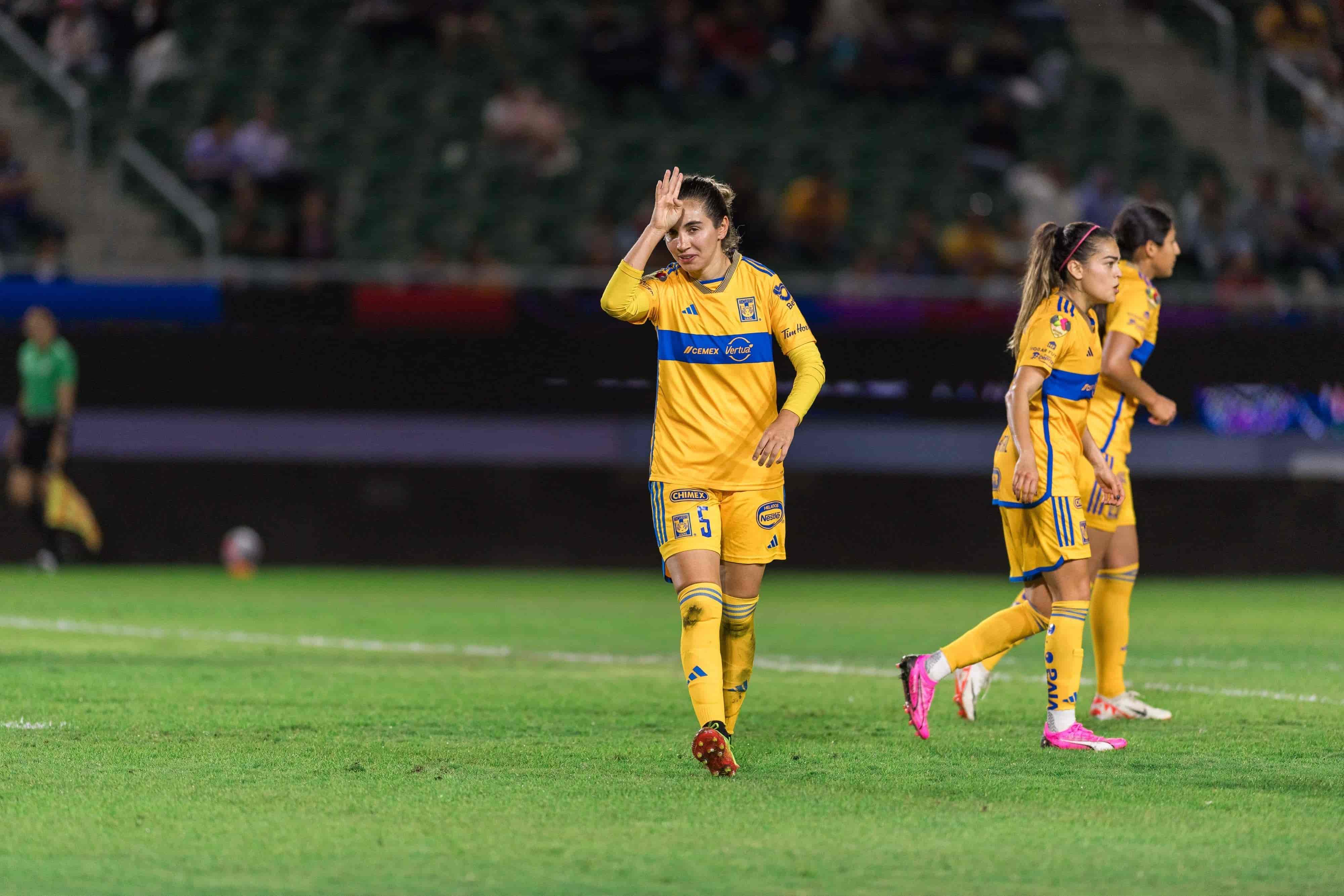 Fernanda Elizondo hace el 4-0.