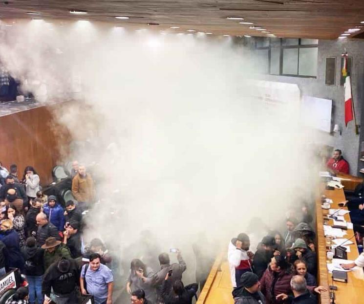 Sigue investigando Fiscalía disturbios en el Congreso