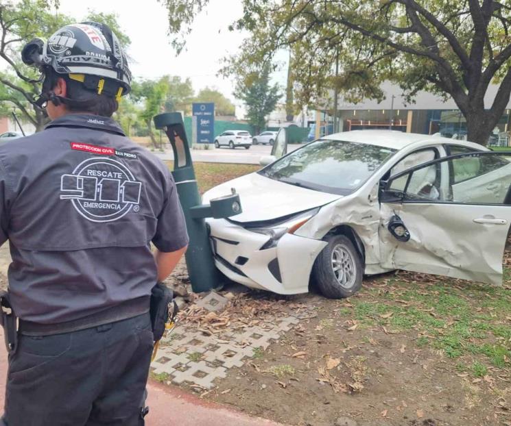Termina auto sobre vitapista en Calzada del Valle