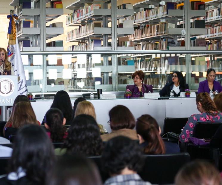 Abordan violencia contra la mujer en simposio de UANL