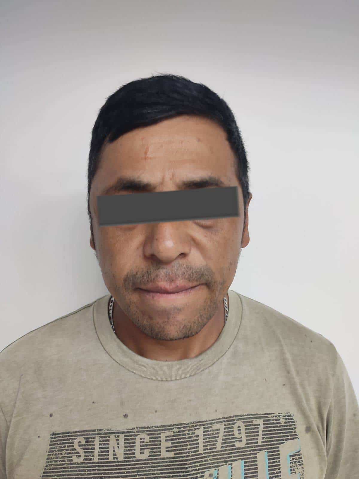 El presunto responsable de la muerte de un taxista, al que le disparó desde una bicicleta en la cabeza, a mediados de enero pasado en la Colonia Reforma, Monterrey, fue detenido por elementos de la Agencia Estatal de Investigaciones.
