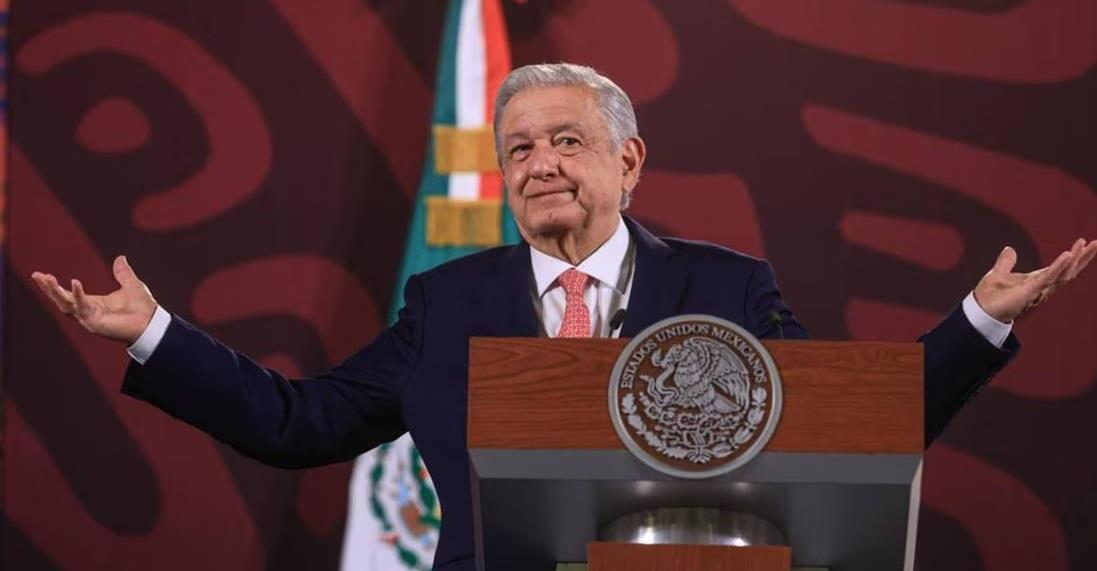 AMLO rechaza riesgo de retroceso democrático como plantea CEM