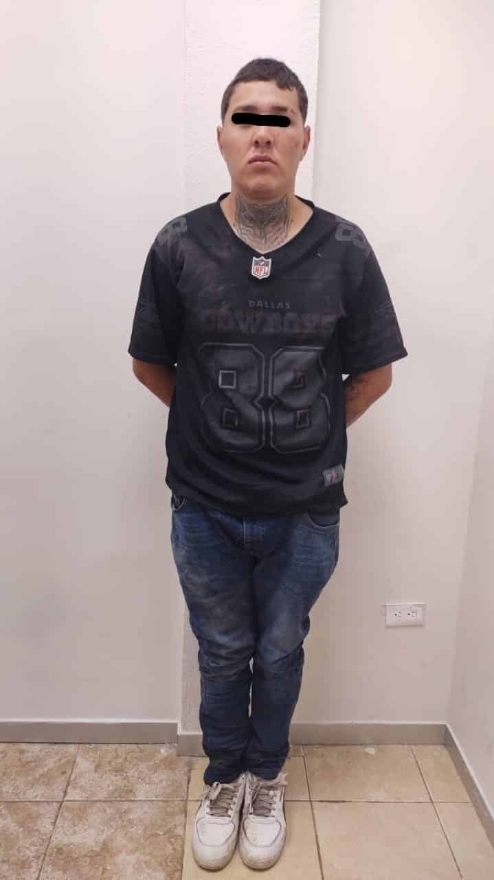 Elementos de la Secretaría de Seguridad Pública de Cadereyta, en coordinación con el grupo de Reacción logran detener a un hombre que portaba un arma de fuego y amenazaba a los vecinos del Ejido Cadereyta en dicha localidad.