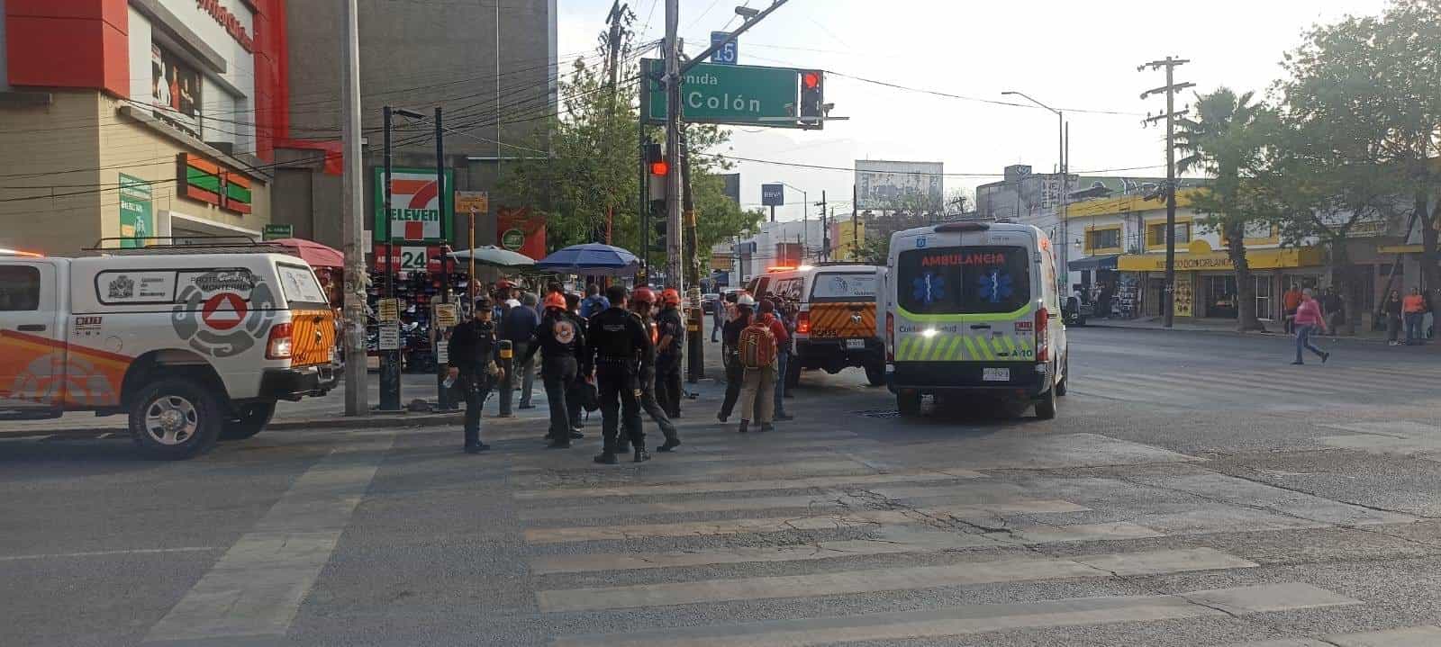 Un hombre que al parecer andaba bajo los influjos de las drogas, cayó en las vías de la Línea 1 del metro en la EstaciónCuauhtémoc, siendo arrollado por uno los trenes.