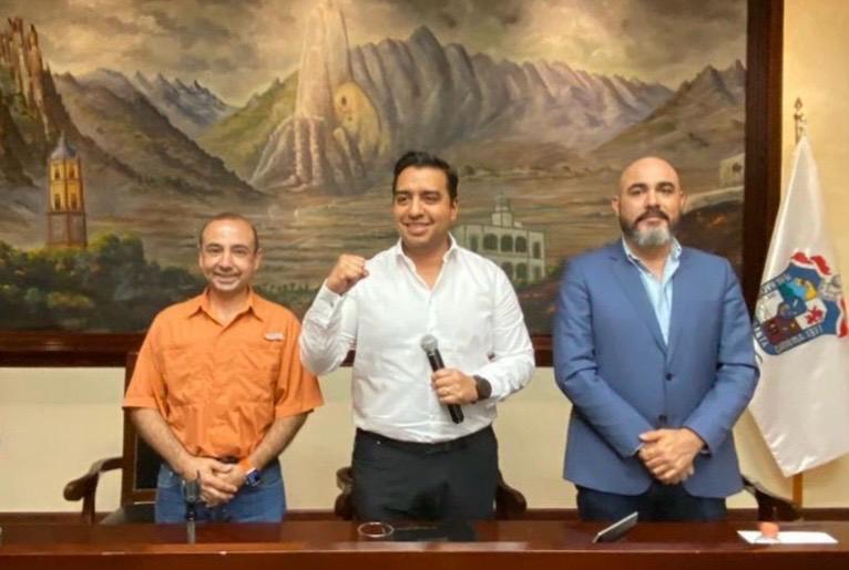Solicita Jesús Nava licencia para ir en busca de la reeleción