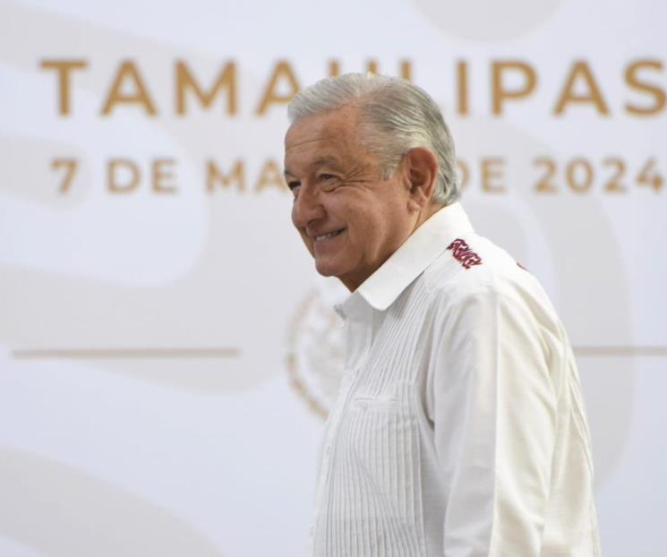 Promete AMLO diálogo directo con padres de normalistas