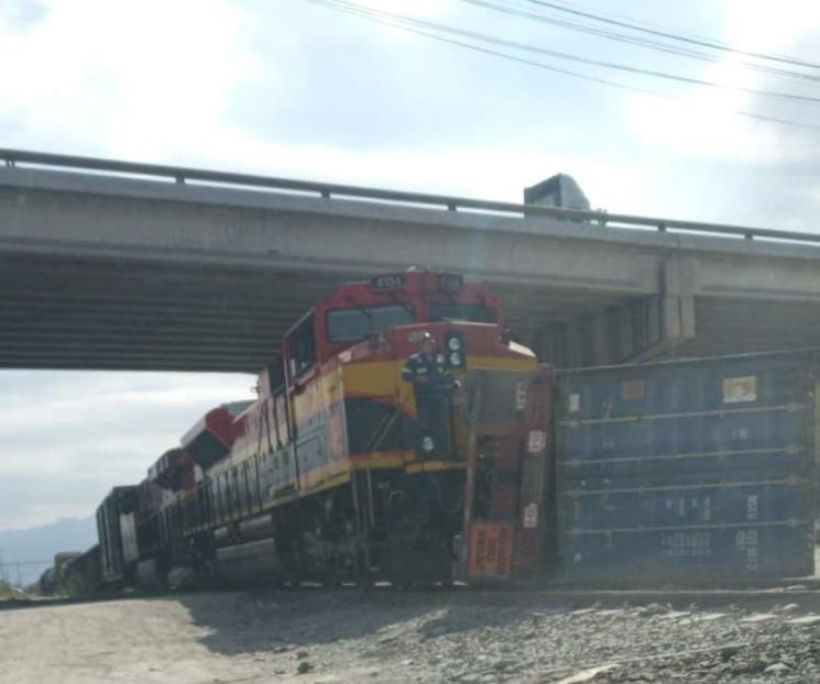 Impacta tren tráiler atravesado