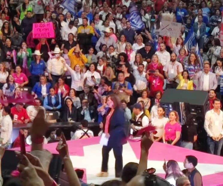 Se compromete Xóchitl con las mujeres y sus hijos en NL