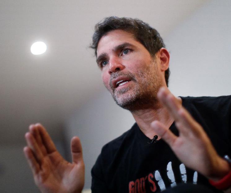Verástegui impugna decisión del INE