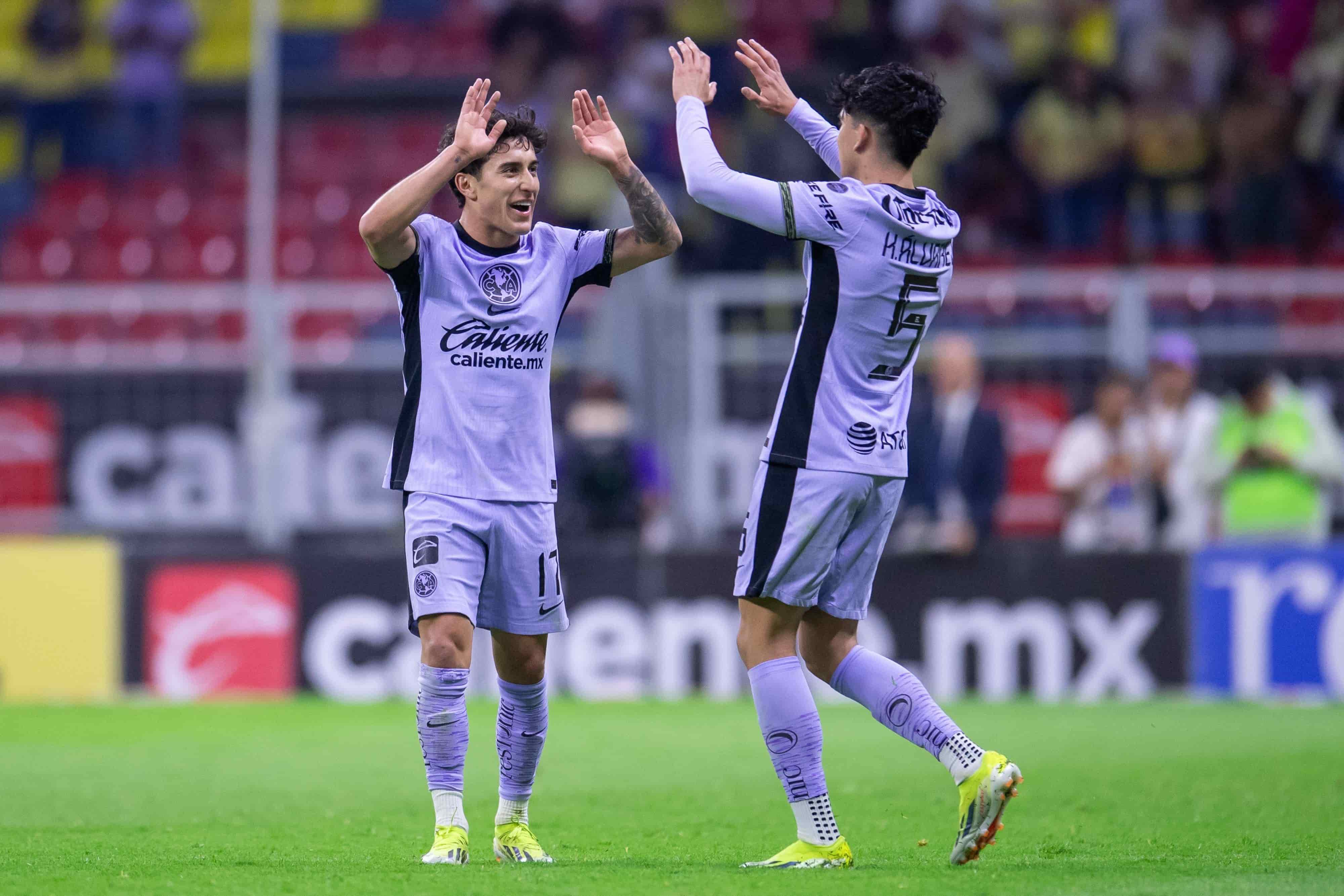 Alejandro Zendejas hace el 2-0.