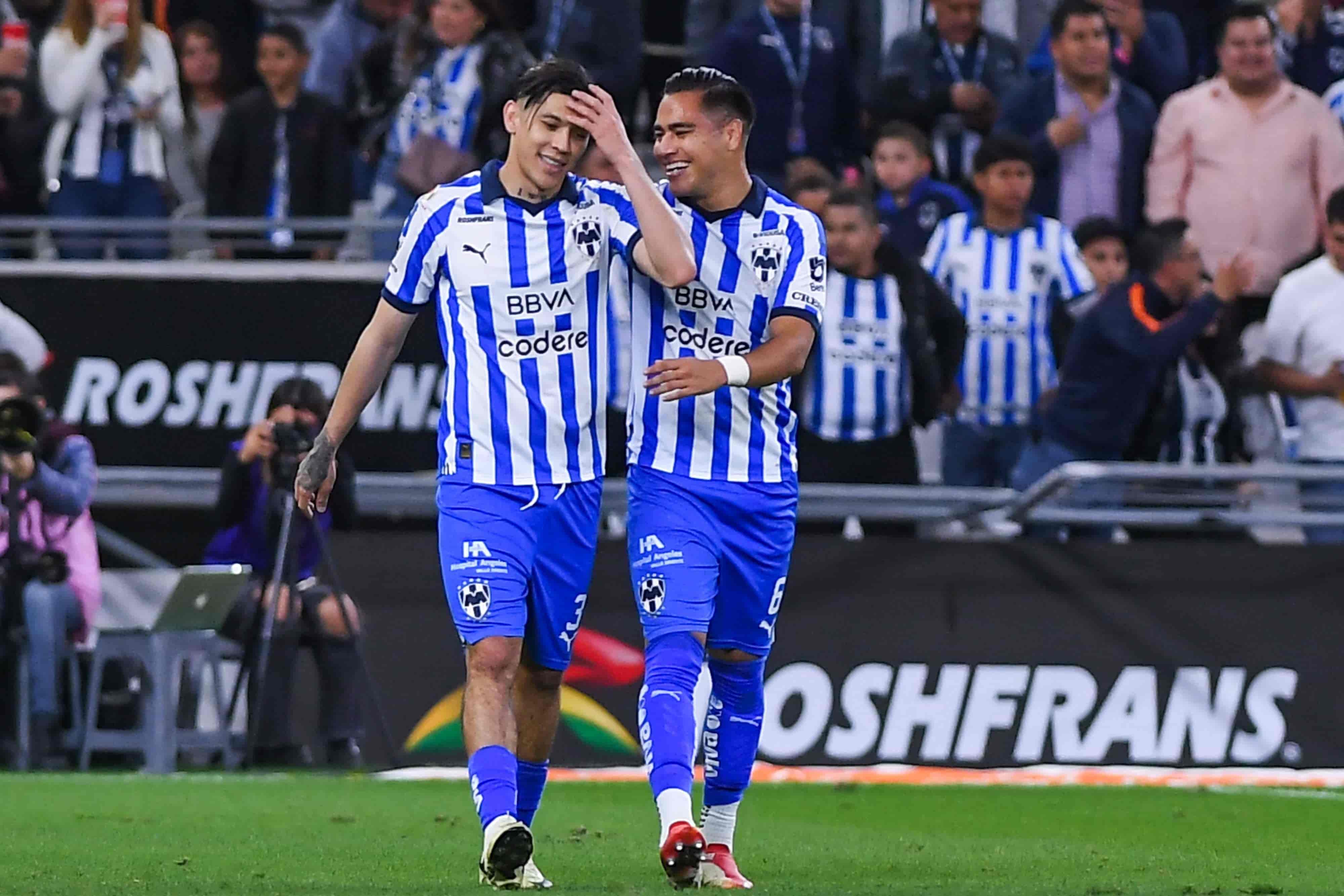 Gerardo Artega hace el 1-0.
