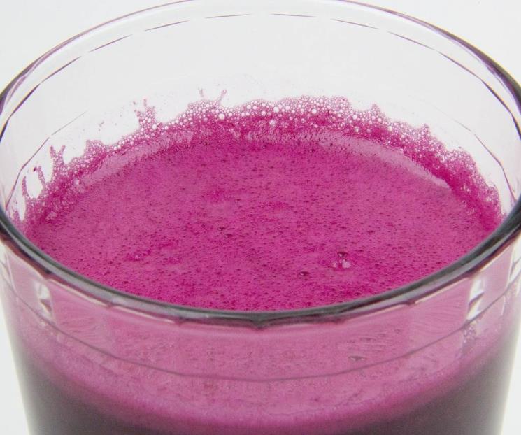 ¿Para qué sirve tomar jugo de betabel con naranja en la mañana?