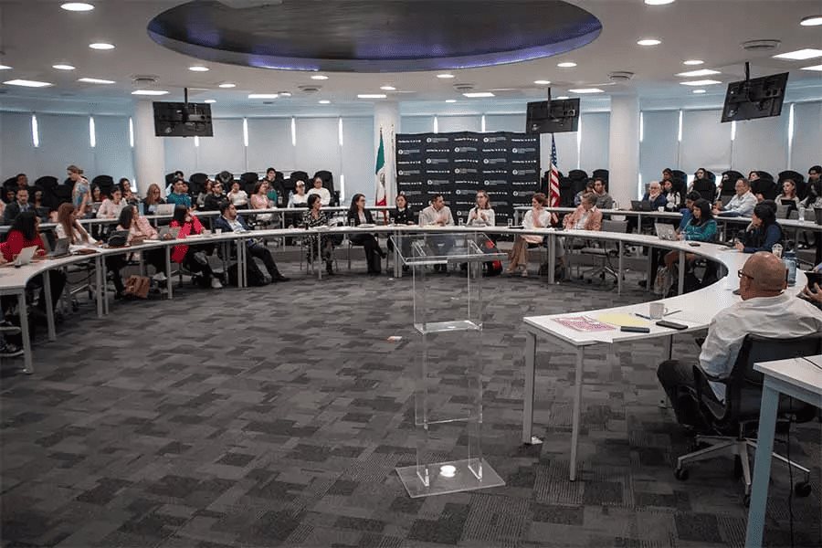 Tec reúne a docentes para analizar la ciencia política y democracia